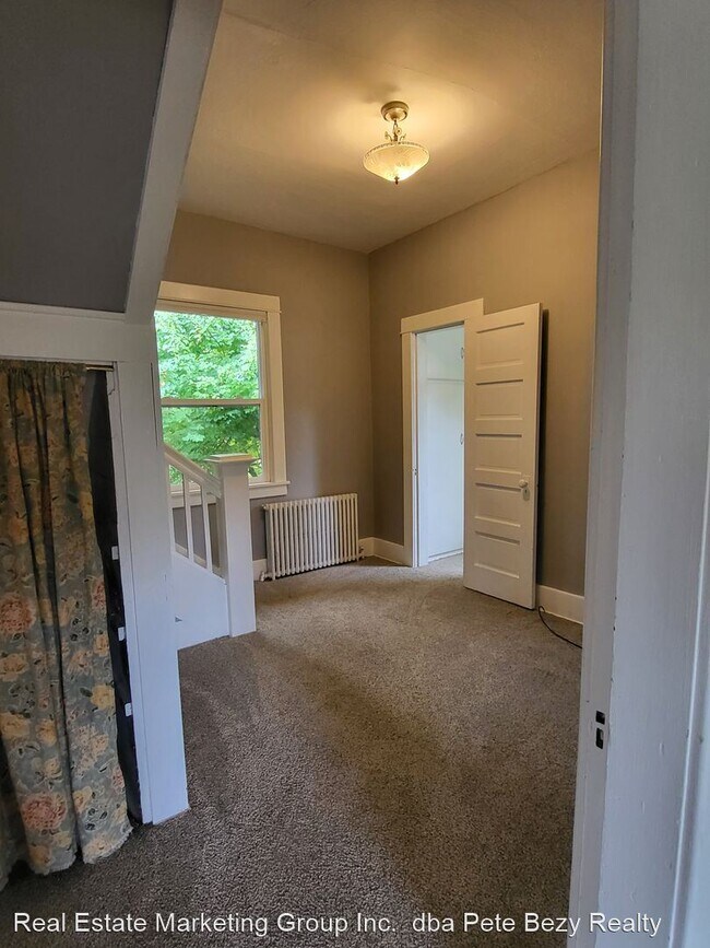 3 br, 1 bath House 719 SW Chehalis Ave House Rental in Chehalis, WA