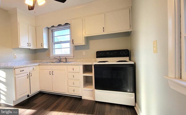 Foto del edificio - 719 Jefferson St