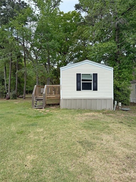 Foto del edificio - 390 Hidden Oaks Dr