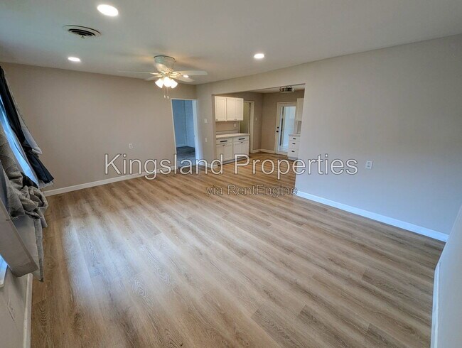 Building Photo - 4101 Koeln Ave