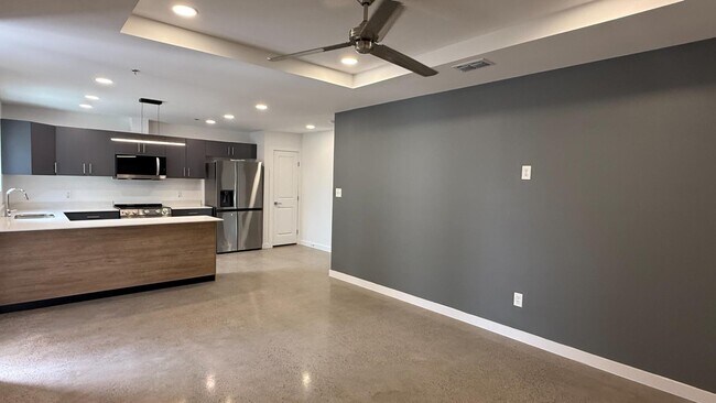 Foto del edificio - 601 Sapphire Ave