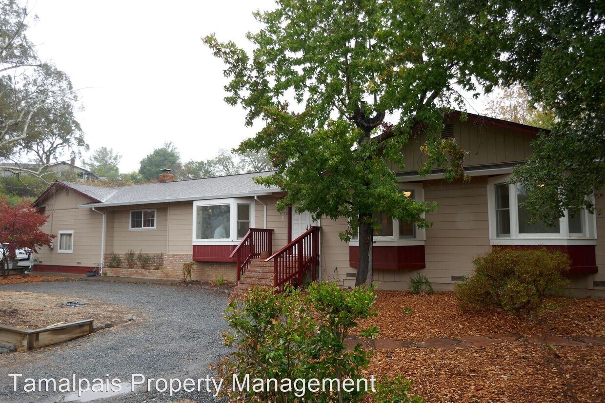 3 br, 2 bath House 1750 Indian Valley Road House Rental in Novato
