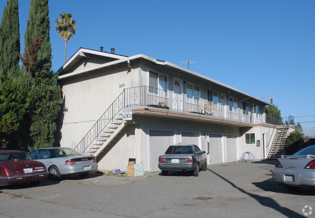 Foto principal - 3829 Underwood Dr