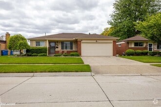 Building Photo - 30521 Eiffel Ave