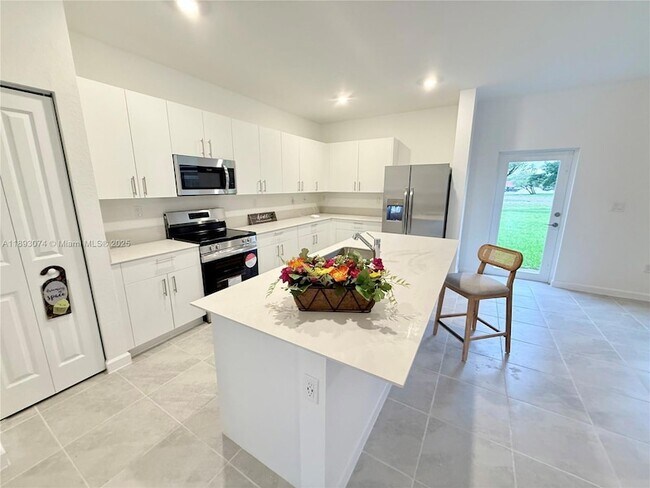 Foto del edificio - 2760 SE 23rd Ave