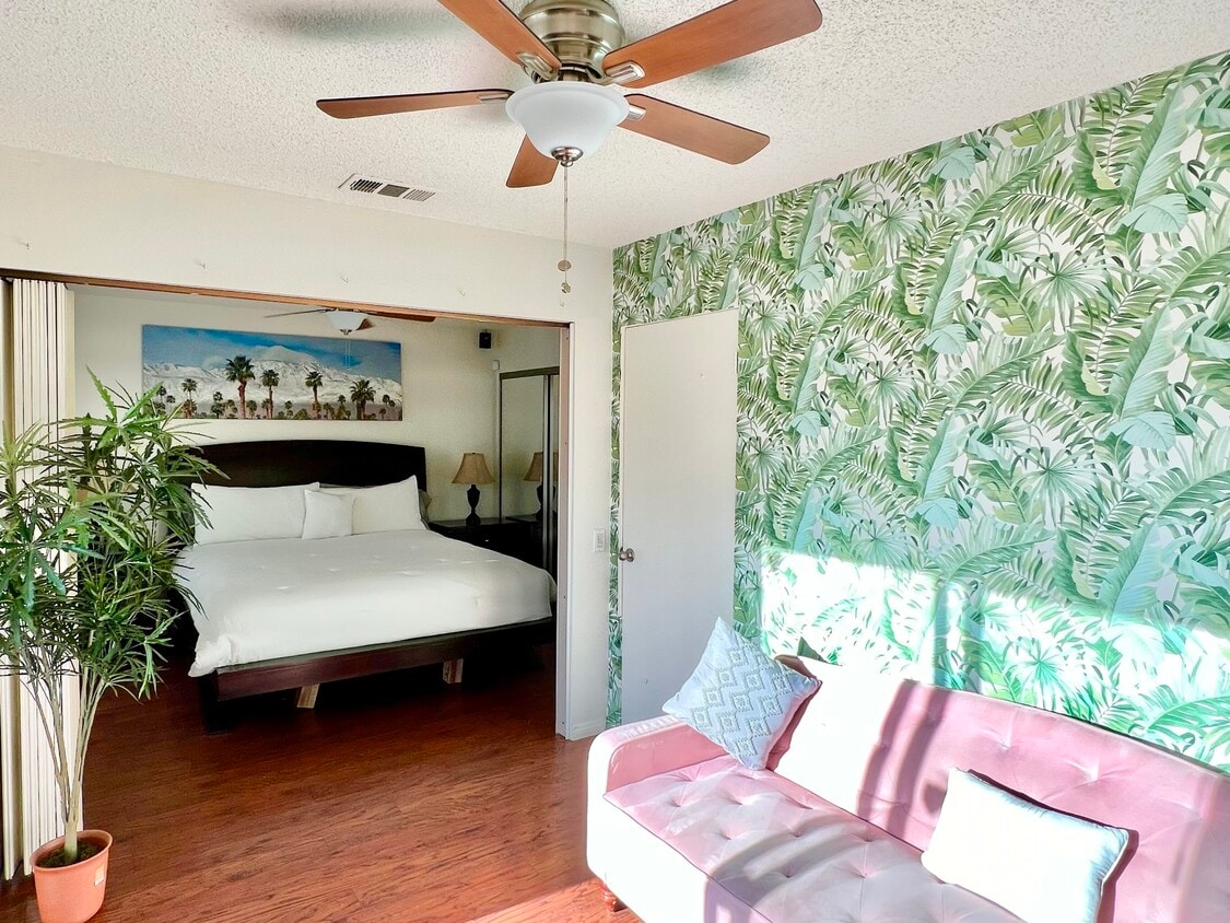 Primary Photo - 82075 Country Club Dr