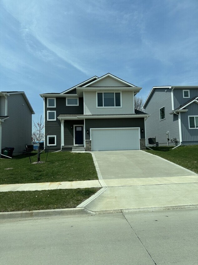 Foto principal - 4628 NW 167th St