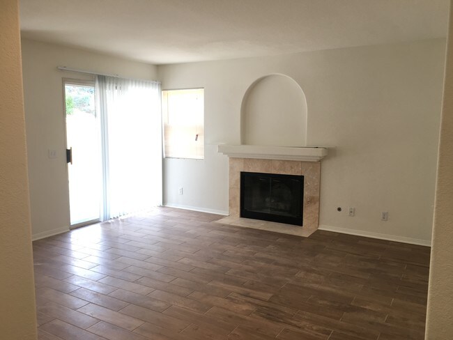 Foto del edificio - 218 Royal Glen Dr