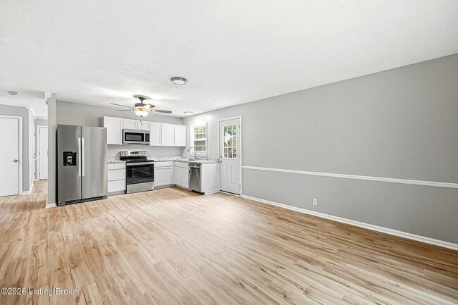 Building Photo - 6900 Heavrin Ave