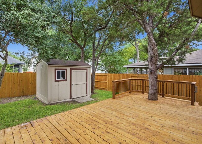 Foto del edificio - Charming 3-Bedroom Home with 2 Full Baths in Cibolo, TX