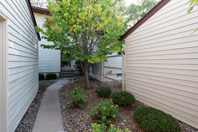Foto del edificio - 3389 Johnathan Ave