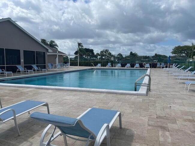 Foto del edificio - 9761 Boca Gardens Cir N