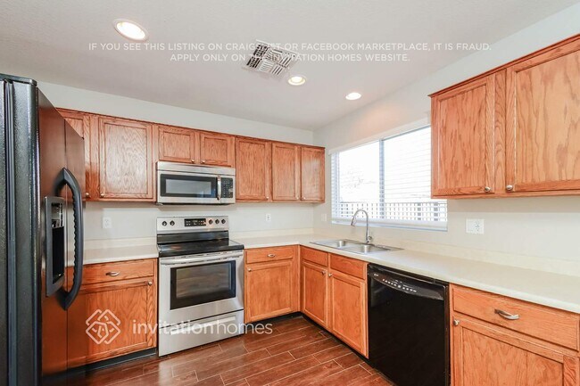 Foto del edificio - 15340 W Hearn Rd