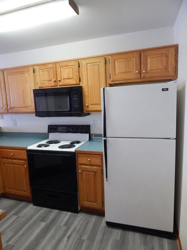 Foto del edificio - 3 Bed, 2 Bath Duplex