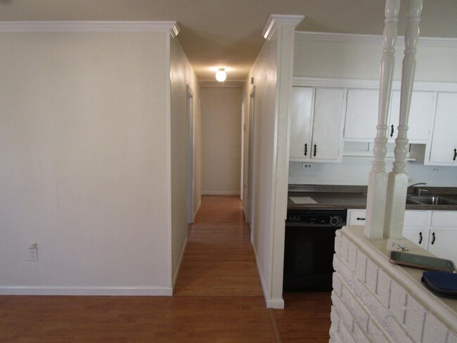 Building Photo - 1219 Lampkin St