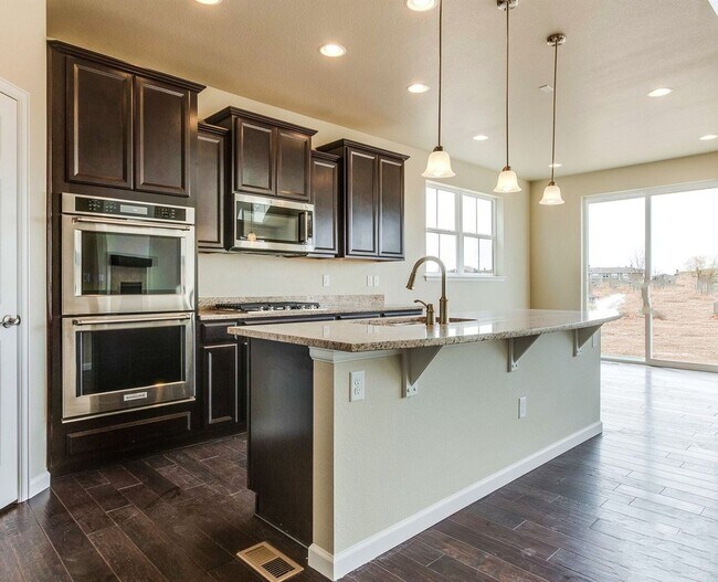 Building Photo - Gorgeous 3 Bed 3 1/2 Bath House in Ketcher...