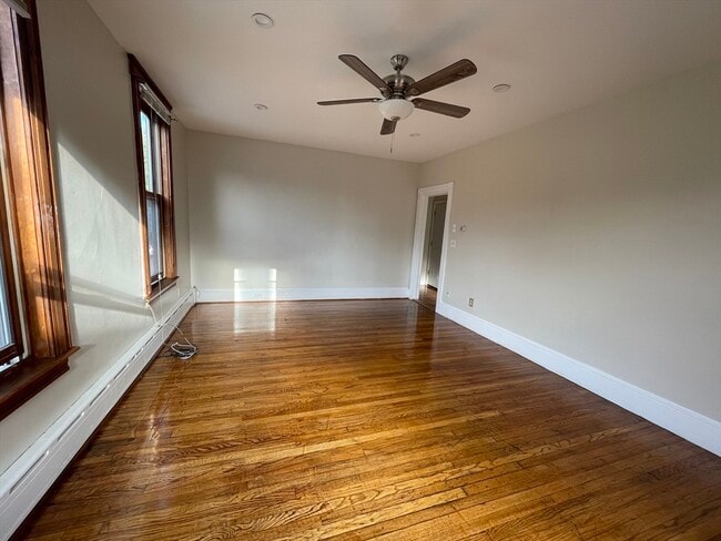 Building Photo - 338 K St