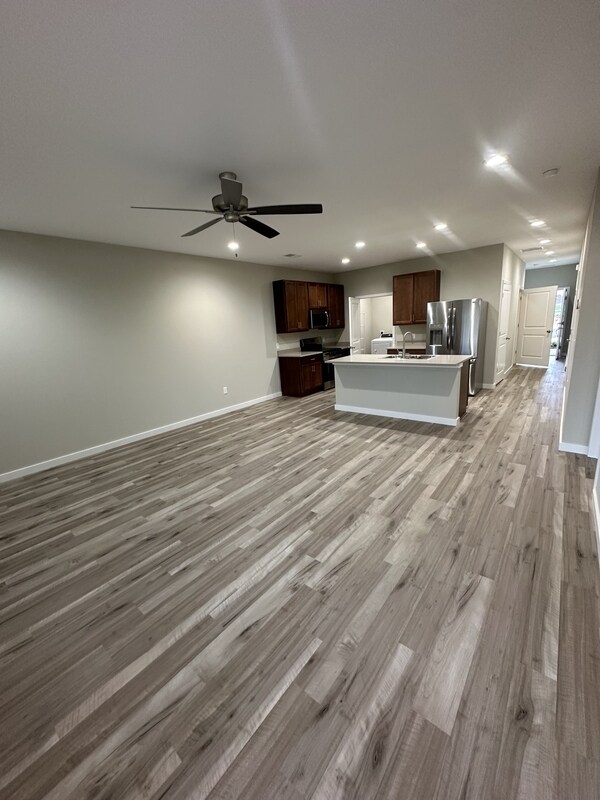 700 N Center St LaGrange, OH 44050 – photo 2