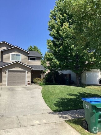 Building Photo - 31 Baltar Loop