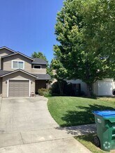 Building Photo - 31 Baltar Loop