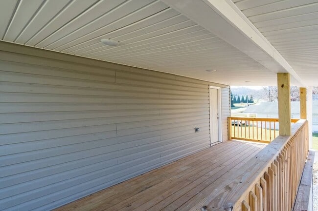 Building Photo - 1611 Chinquapin Grove Rd
