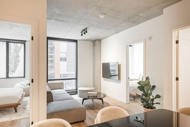 Building Photo - 1411 Rue Mackay