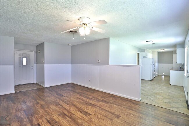 Foto del edificio - 3142 S 23rd St