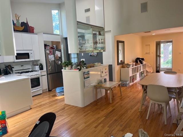 Building Photo - 36 Coolidge Ave