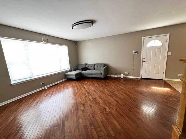 Foto del edificio - 1519 Darrow Ave