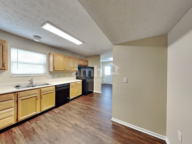 Building Photo - 918 Kreider Ct