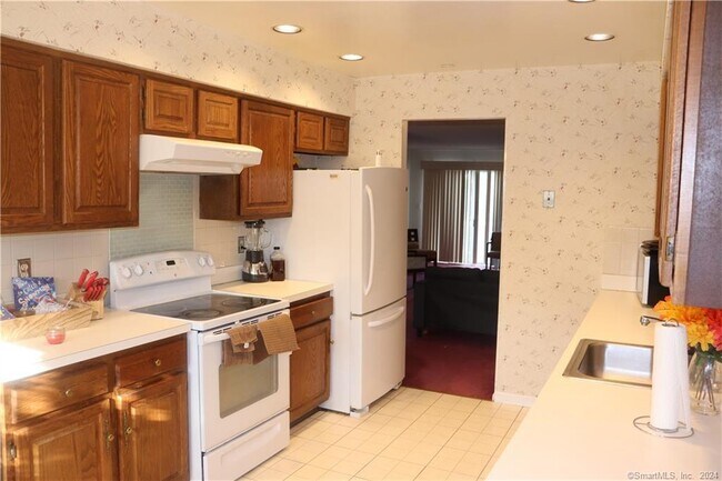 Building Photo - 4023 Park Ave