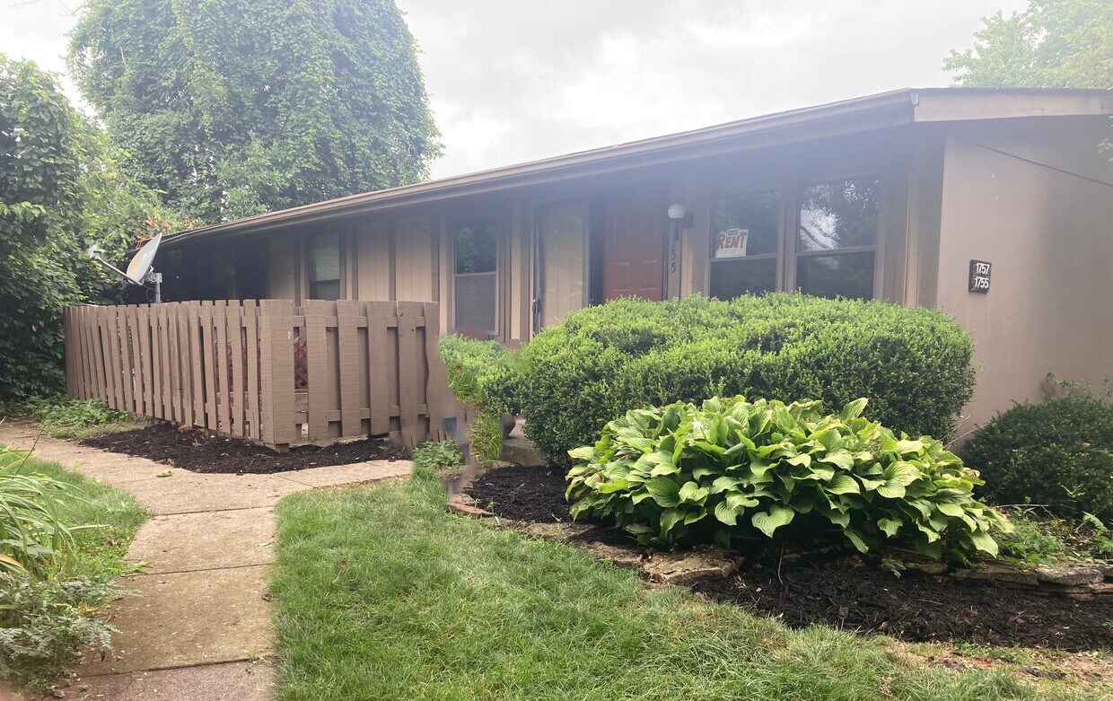 810 Pipers Ln Unit 810 Pipers Lane, Columbus, OH 43228 Condo for Rent in Columbus, OH