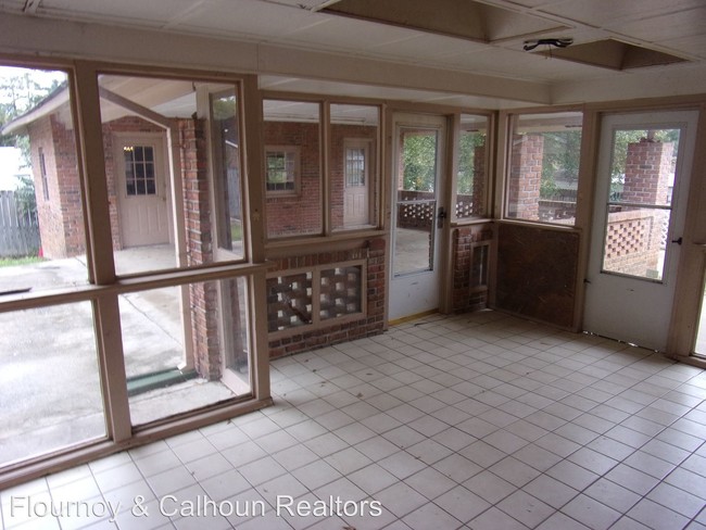 Foto del edificio - 3 br, 2 bath House - 2949 Vultee Drive