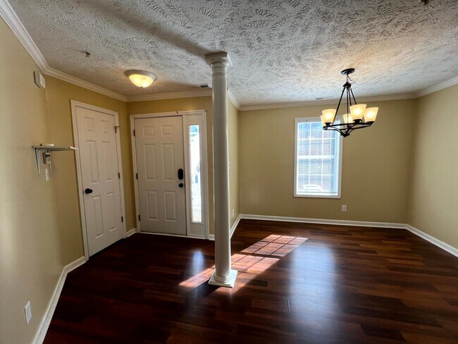 Building Photo - 372-5 Bubblecreek ~ Kings Grant Condos ** ...