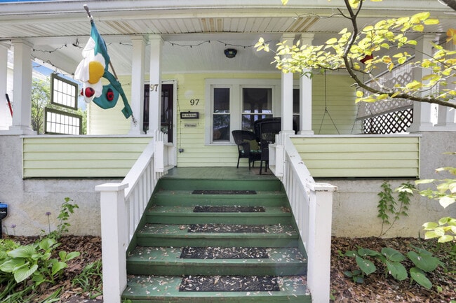 Building Photo - 97 W Como Ave