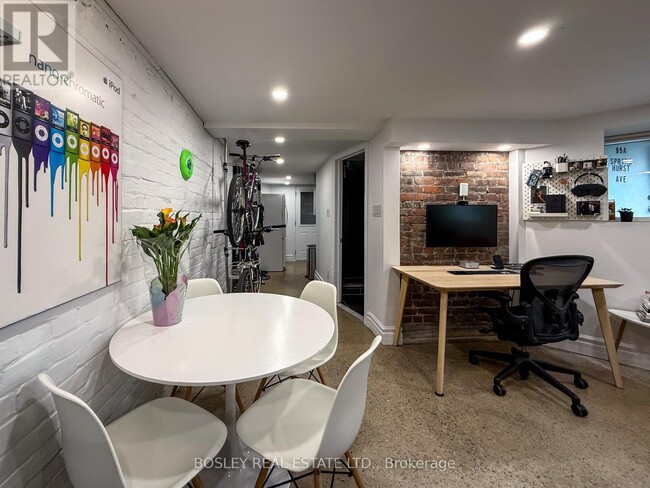 Building Photo - 95 Springhurst Ave