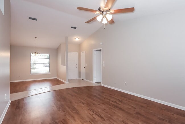 Foto del edificio - 1012 Cameo Crest Ln