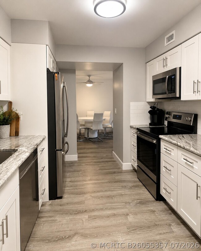 Building Photo - 950 Egret Cir
