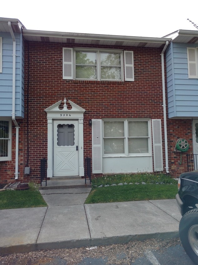 Primary Photo - 5306 Mulberry Ct