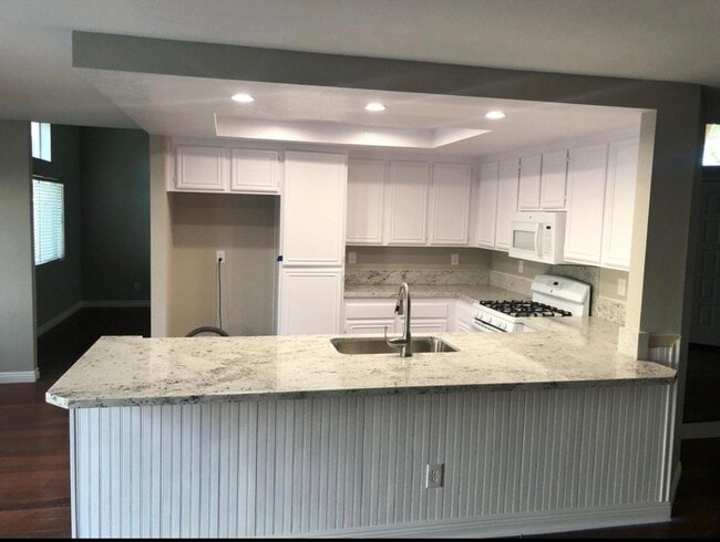 Foto del edificio - 23900 Cadenza Dr