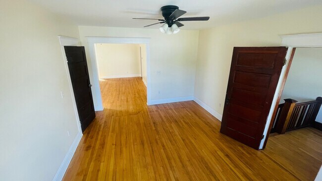 Foto del edificio - 1560 Miller St