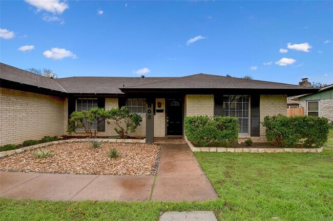 Foto del edificio - 5803 Lewood Dr