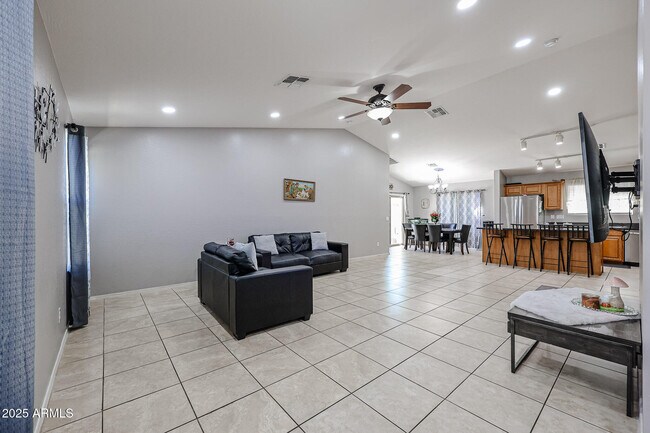 Building Photo - 13959 W Country Gables Dr