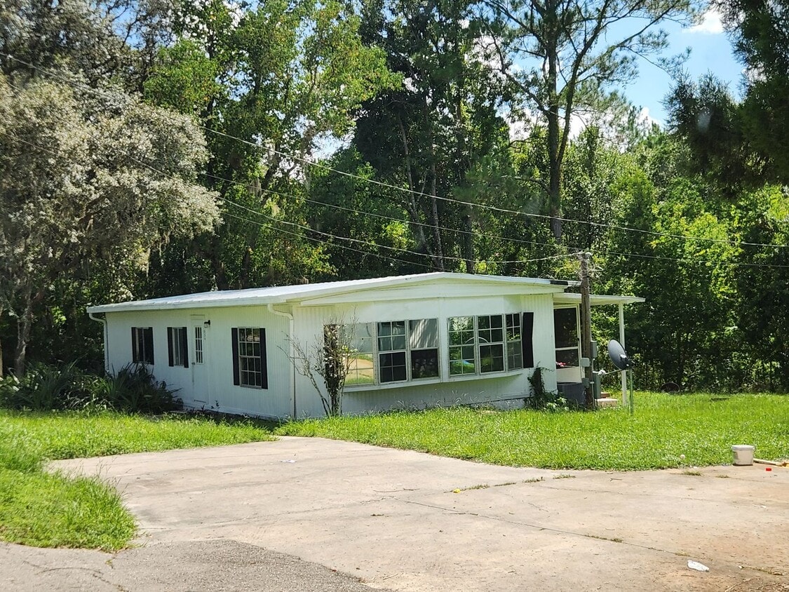 Foto principal - 654 SE 128th Ave