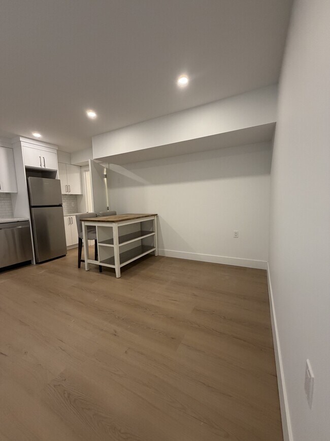 Photo du bâtiment - 1631 Emerson Ct