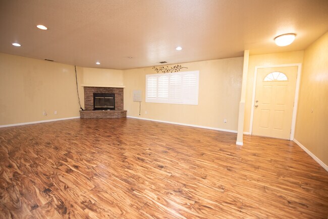 Building Photo - 21667 Laguna Rd