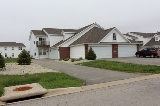 Primary Photo - 10260 Marblewing Rd