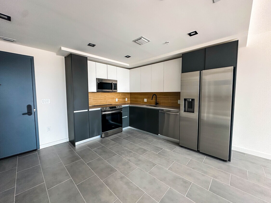 Foto principal - 105 NE 22nd St