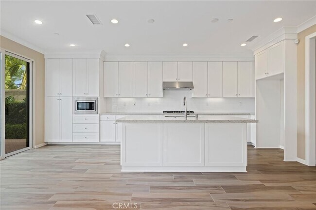 Building Photo - 133 Waterleaf