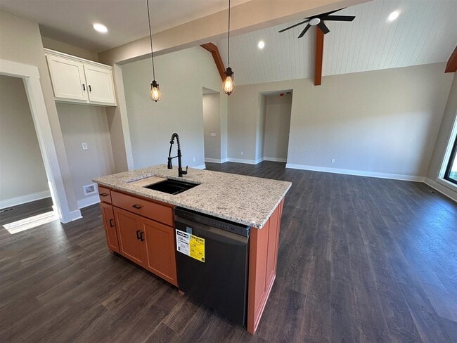 Foto del edificio - 1184 County House Ln